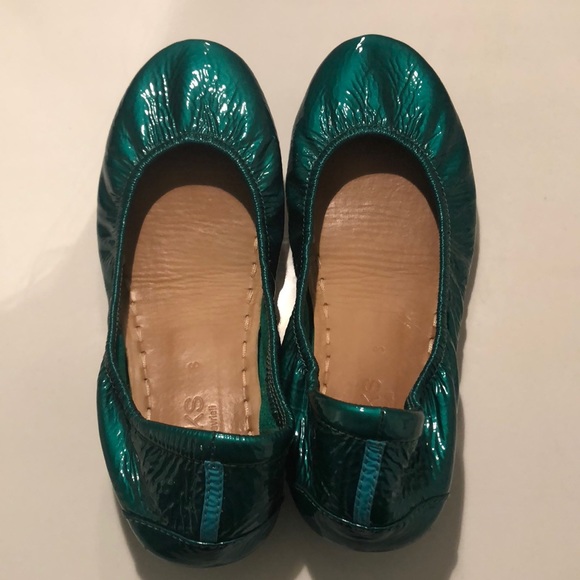 emerald green tieks